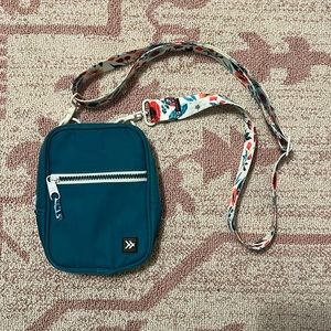 Thread wallet crossbody